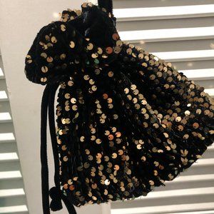 Black & Gold sequin wristlet